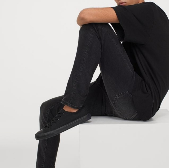 New H&M Premium Freefit® Skinny Jeans - Picture 3 of 11